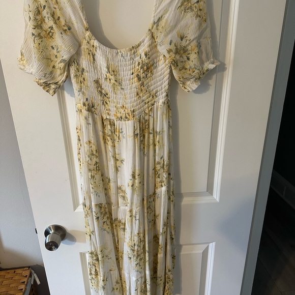 Abercrombie & Fitch Yellow and White Floral Maxi Dress - Picture 2 of 3